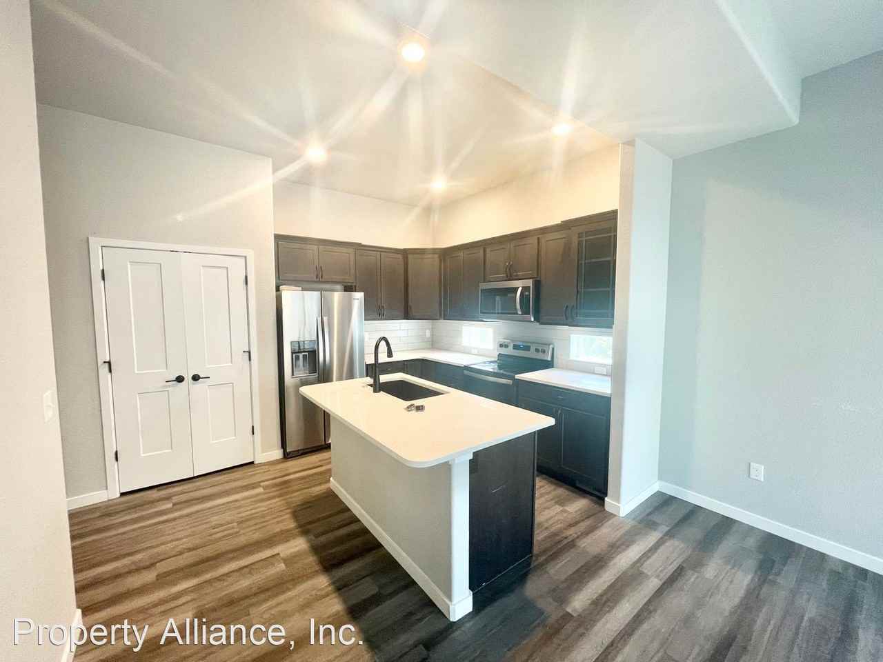 2826 Straus Ln - Photo 2 of 38