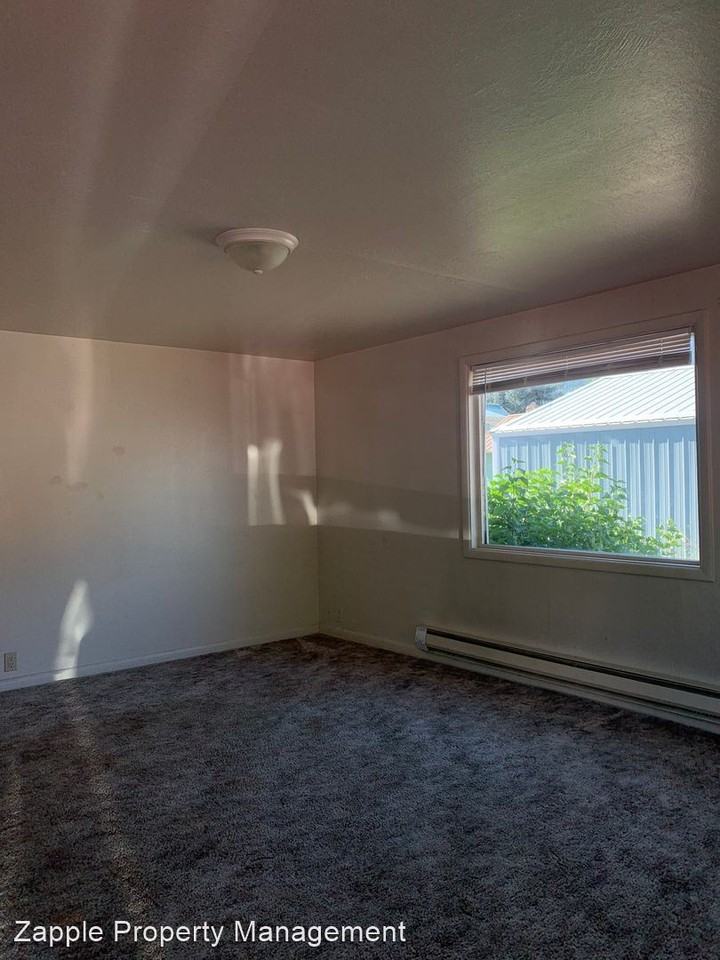 521-523 N. Chestnut - Photo 2 of 8