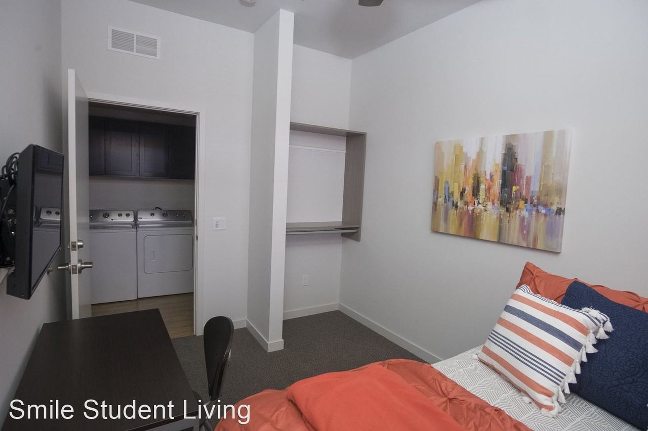 512 E Green St - Photo 2 of 10