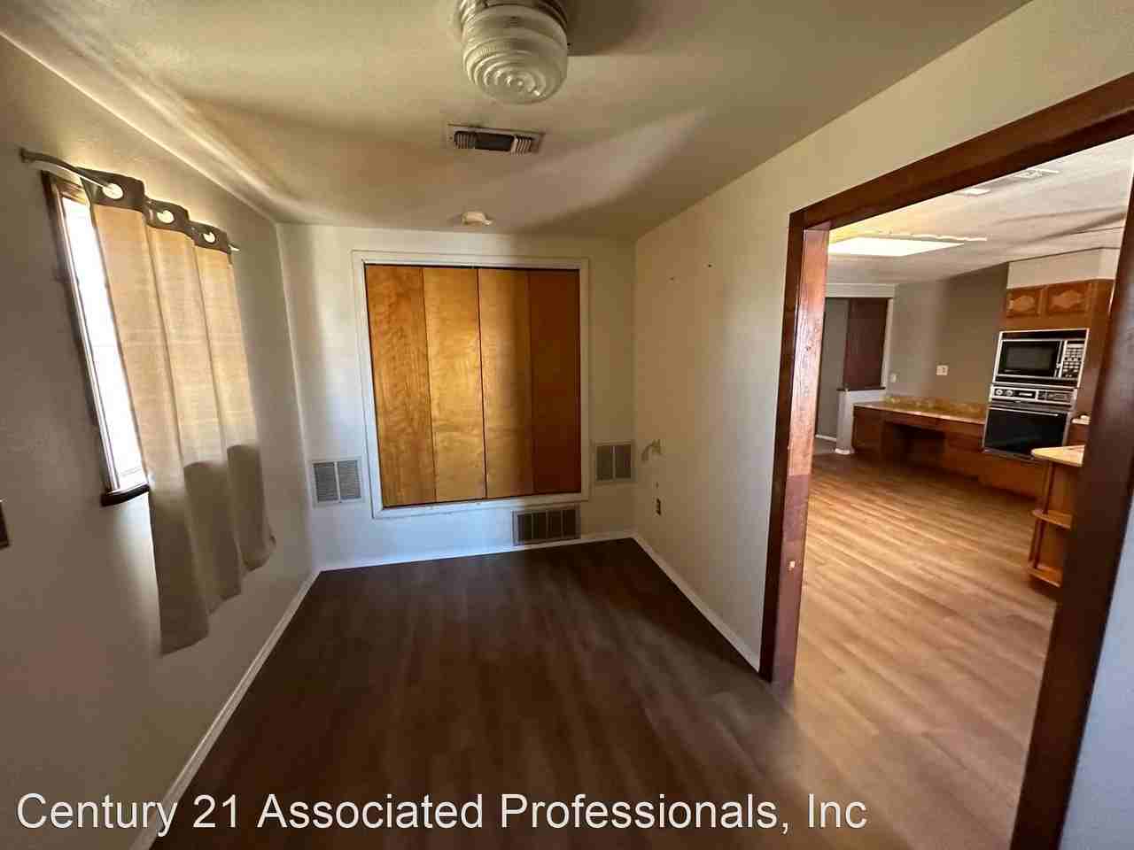 1210 N 8th St - Photo 2 of 12