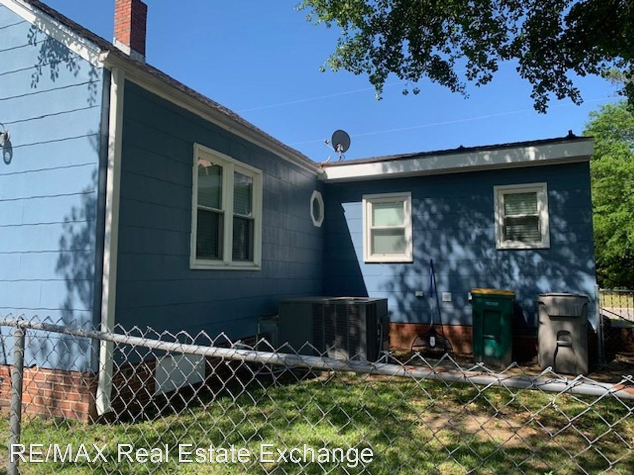 320 W 20th St - Photo 3 of 19