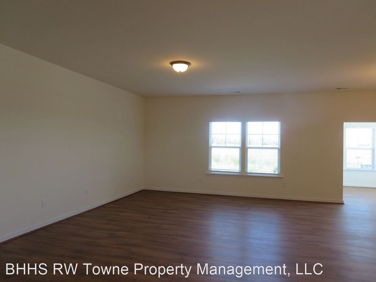 189 Peck Ln - Photo 3 of 29