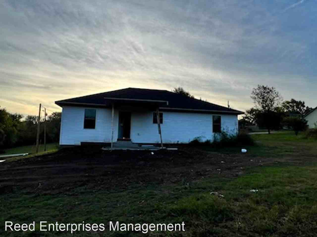 5275 College St - Photo 2 of 12