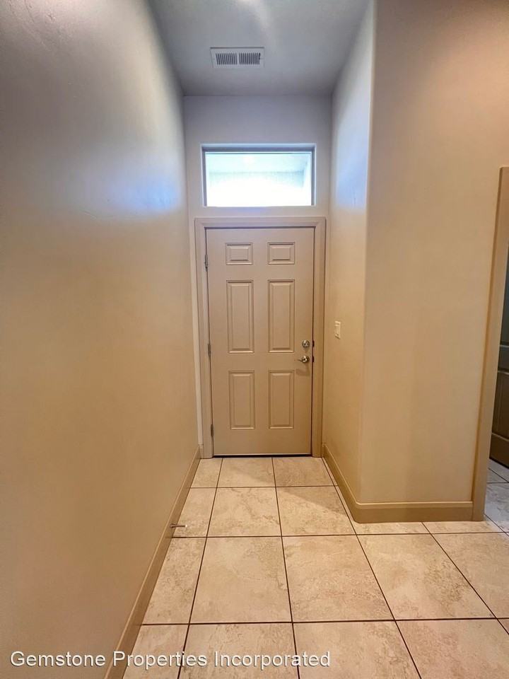 253 N 2530 W - Photo 2 of 19