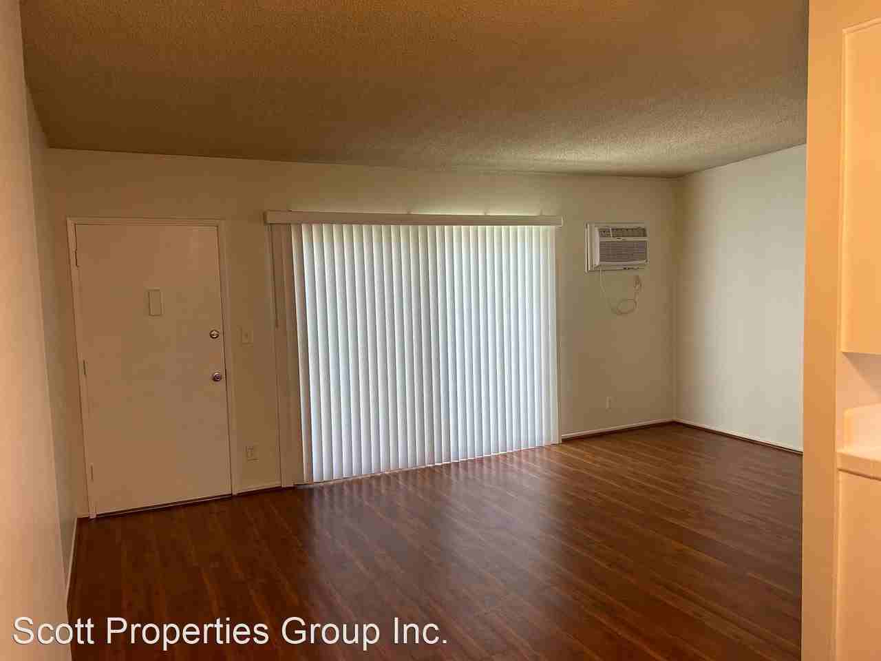 14925 Sherman Way - Photo 2 of 10