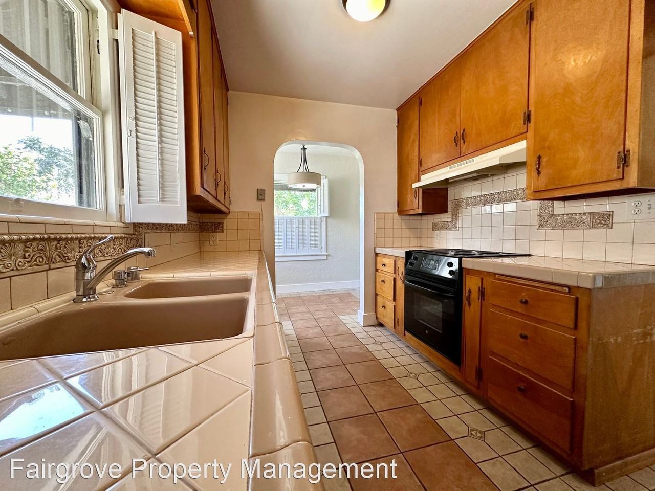 4841 Sussex Dr - Photo 3 of 20