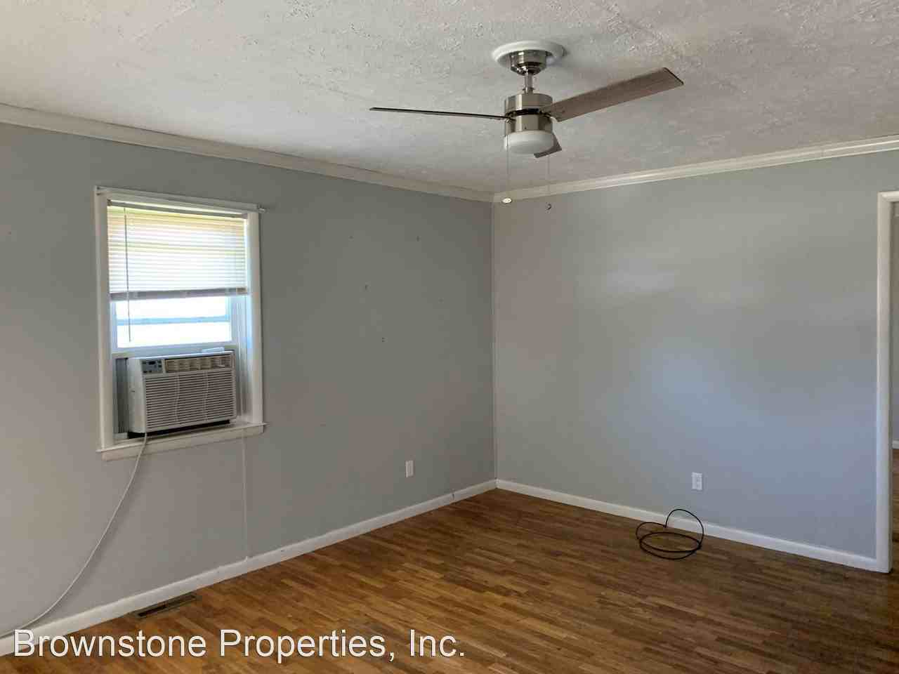 1710 Edmunds St - Photo 2 of 11