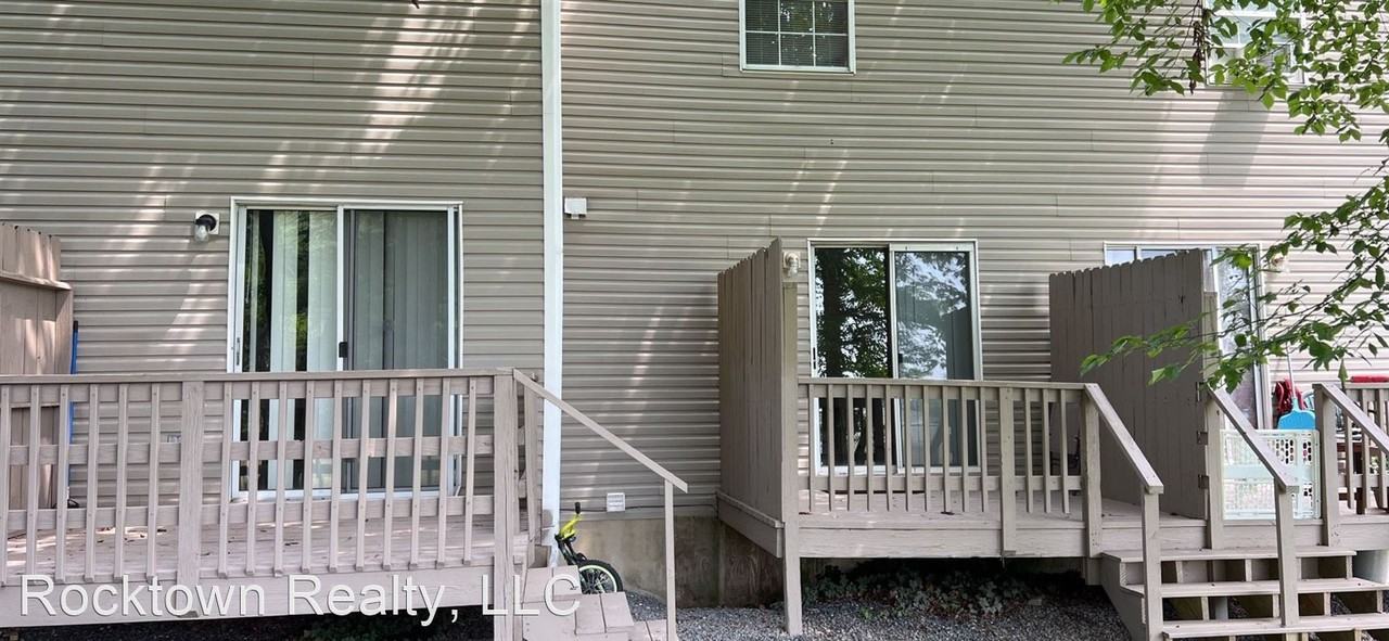 1049 Shenandoah St. - Photo 2 of 2