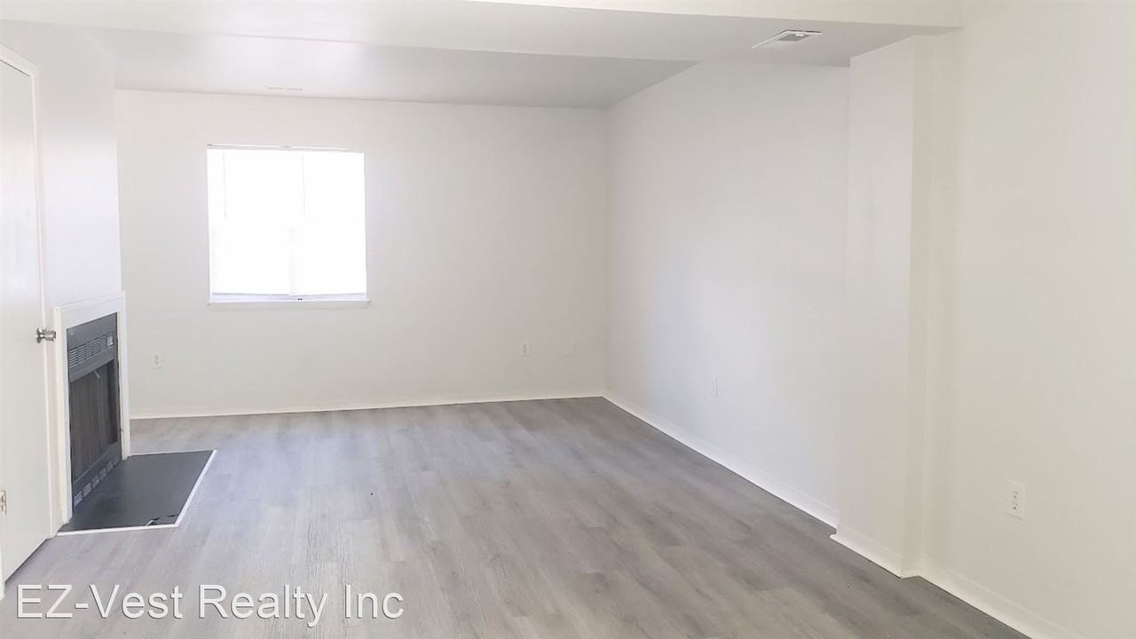 12755 Woodside Ln - Photo 2 of 17