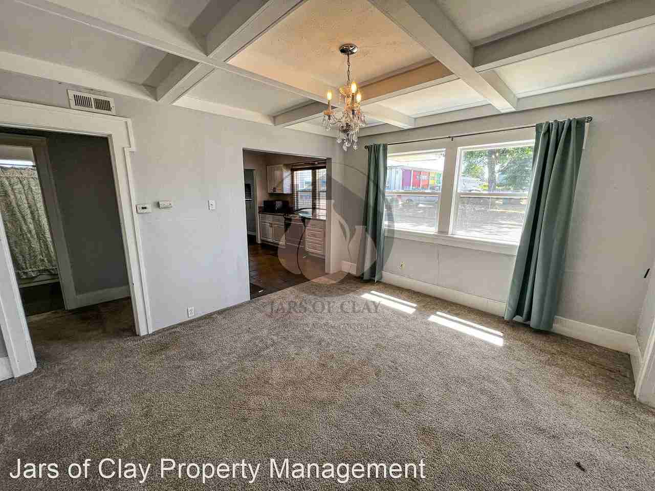 1192 16th St Se - Photo 3 of 10