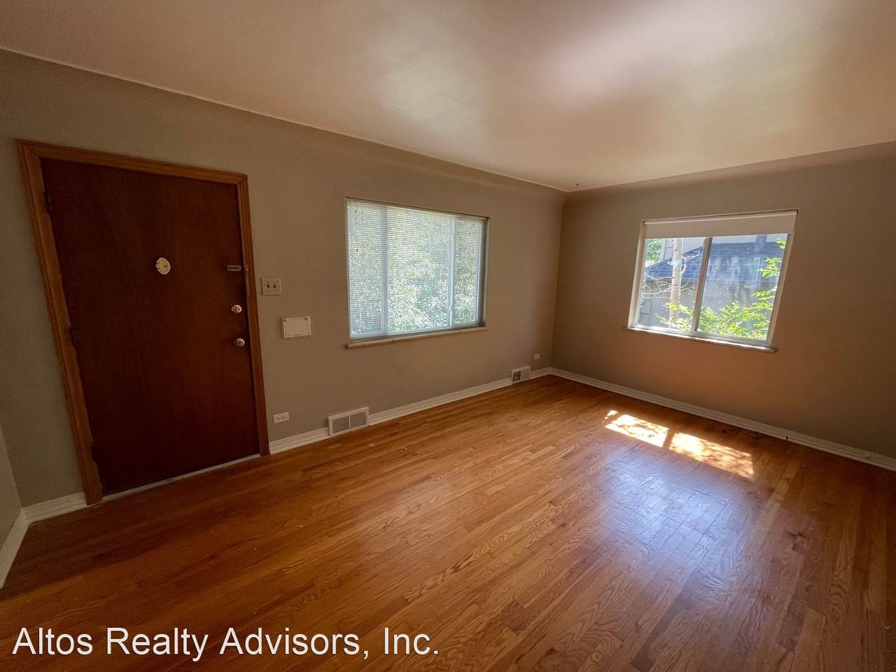 1075 S Cook St - Photo 3 of 15