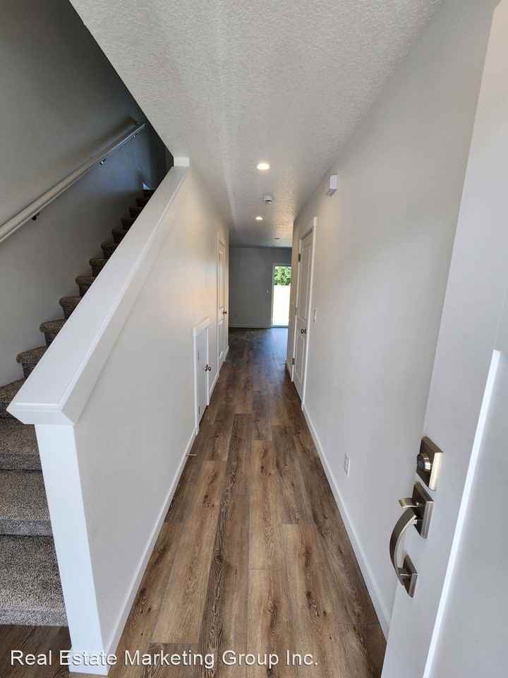 1009 Peach Rd Units A & B - Photo 2 of 15