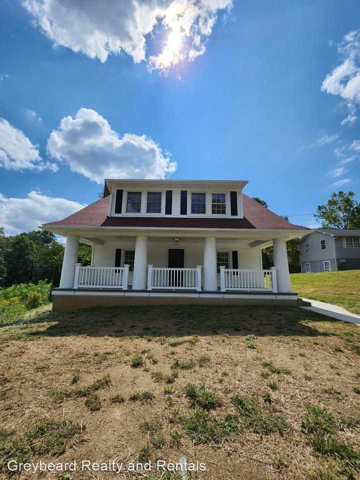 475 Kenilworth Rd - Photo 3 of 34