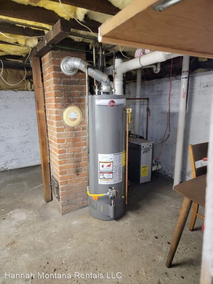 515 E Callender St - Photo 3 of 28