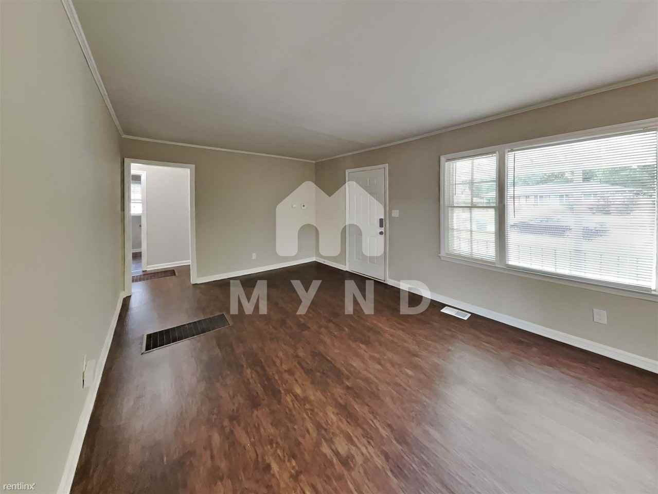 491 Woodrow Ave - Photo 3 of 17