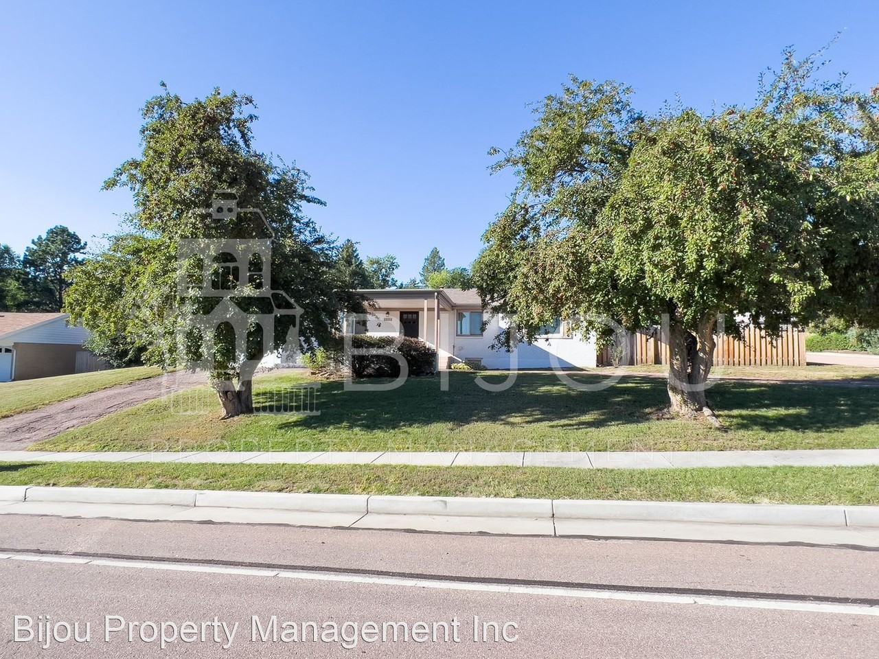 1207 Parkview Blvd - Photo 2 of 50