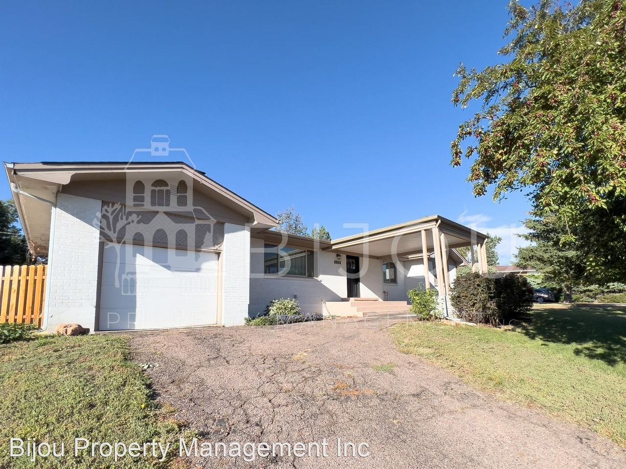 1207 Parkview Blvd - Photo 3 of 50