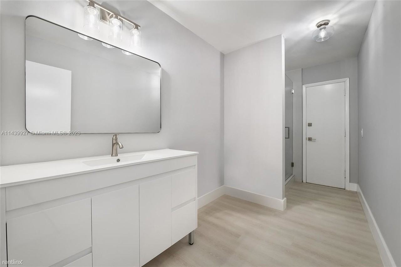 13410 Sw 21st St - Photo 3 of 12