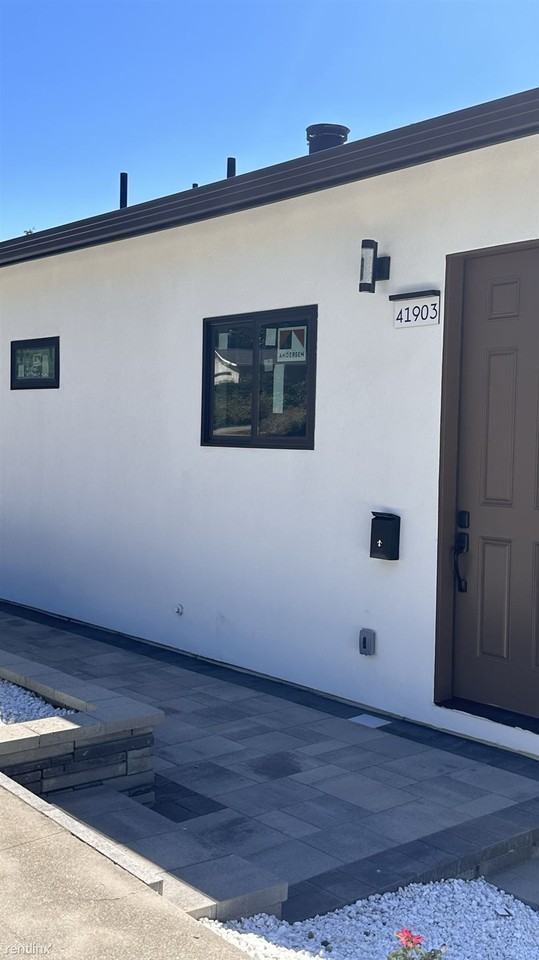 41903 Benbow Dr - Photo 3 of 13