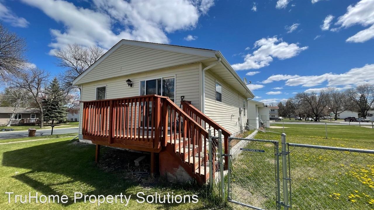 805 20th St Nw - Photo 2 of 14