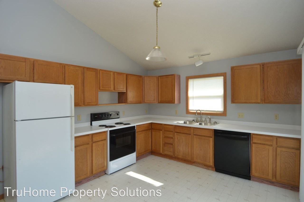 805 20th St Nw - Photo 3 of 14