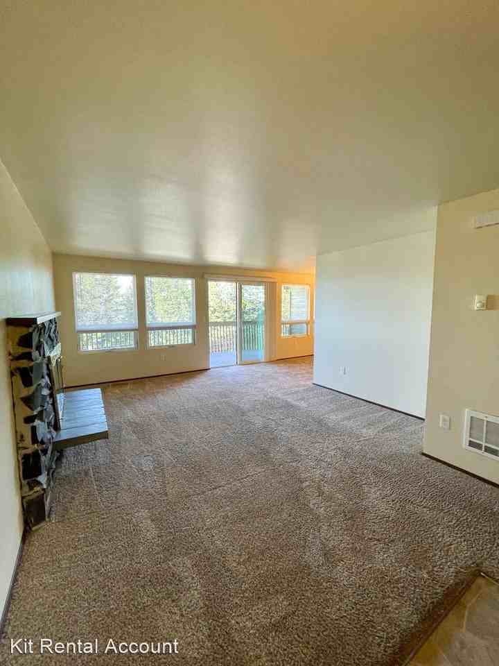 Seabreeze Condominiums - Photo 2 of 18