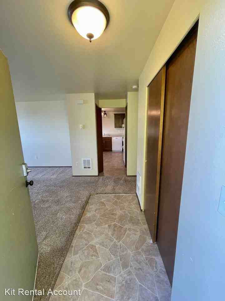 Seabreeze Condominiums - Photo 3 of 18