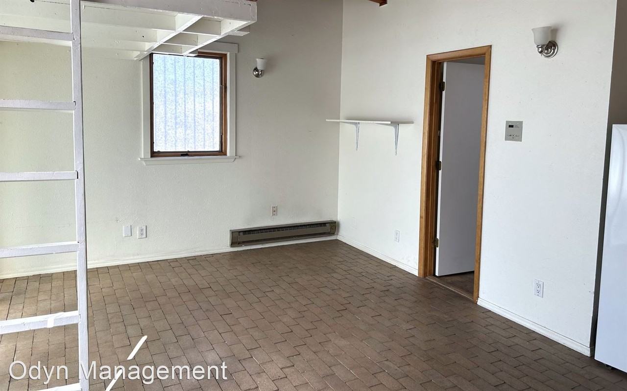 317 Cornell SE - Photo 3 of 11