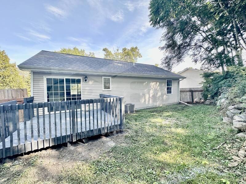 2144 Se 6th St - Photo 2 of 26