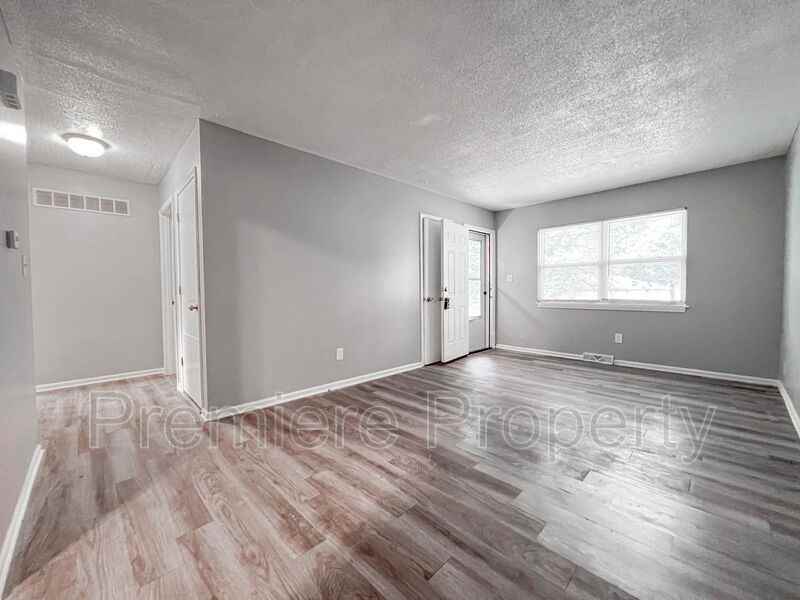 7259 Montana Ave - Photo 3 of 7