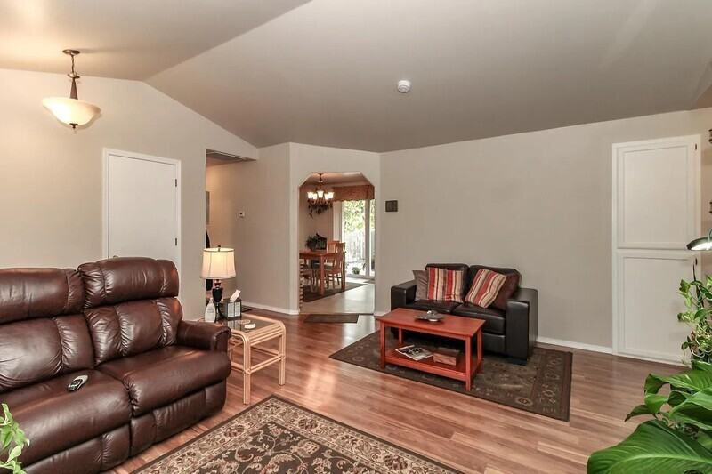 12319 200th Avenue Ct E - Photo 3 of 10