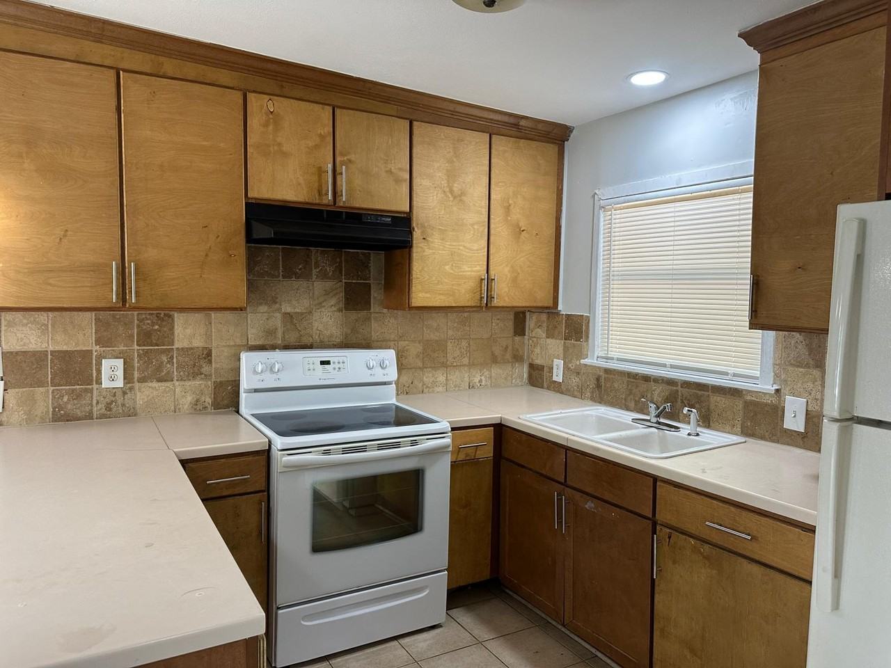 6830 New York St - Photo 4 of 12