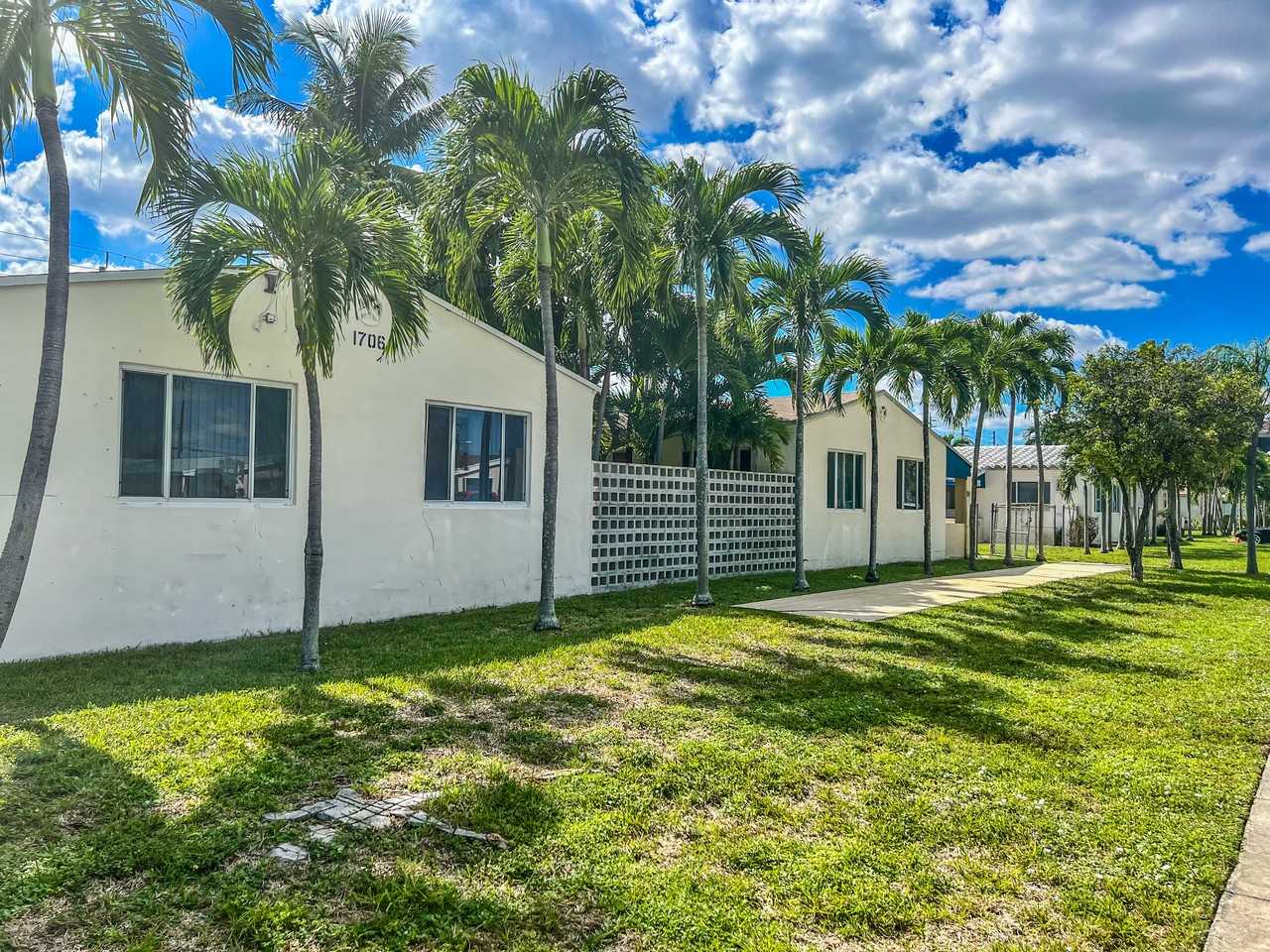 1710 Thomas St #5 - Photo 5 of 8