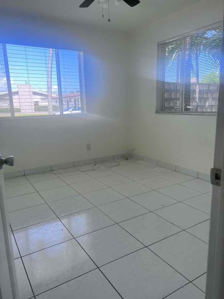 1710 Thomas St #5 - Photo 2 of 8