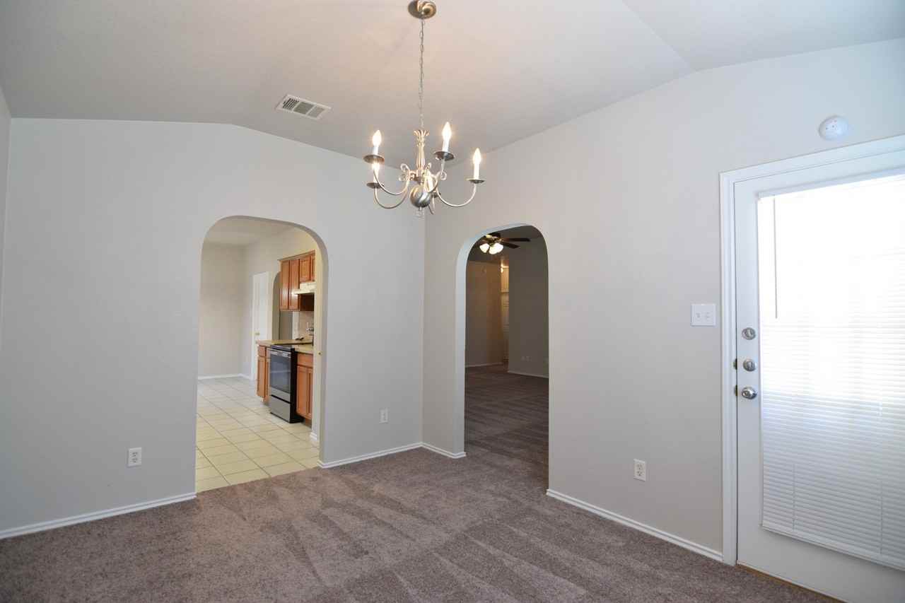 5006 Sydney Harbour Court - Photo 7 of 19