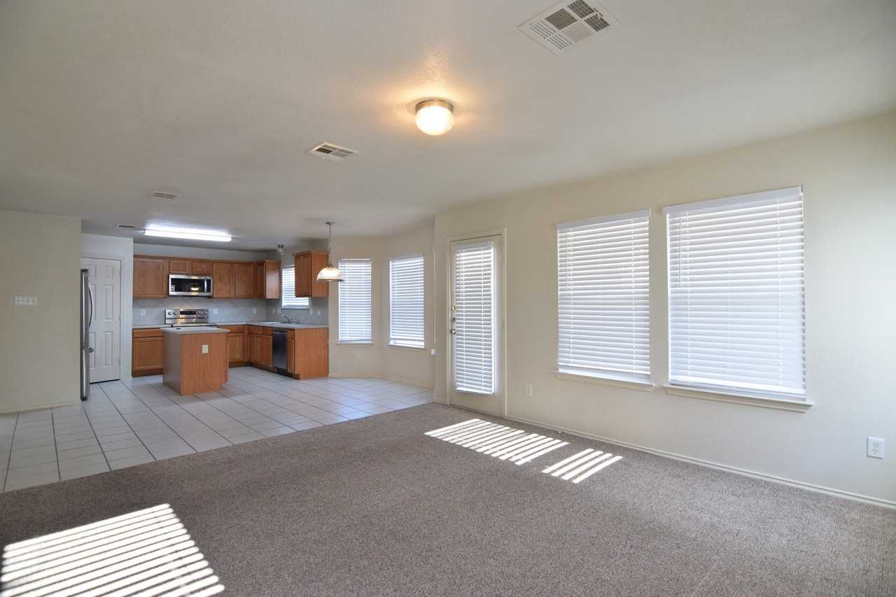 4607 Causeway Ct - Photo 7 of 27
