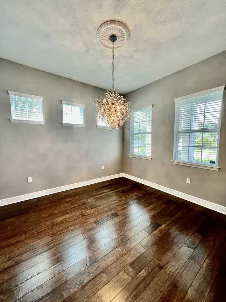 7516 S Trask St - Photo 5 of 40