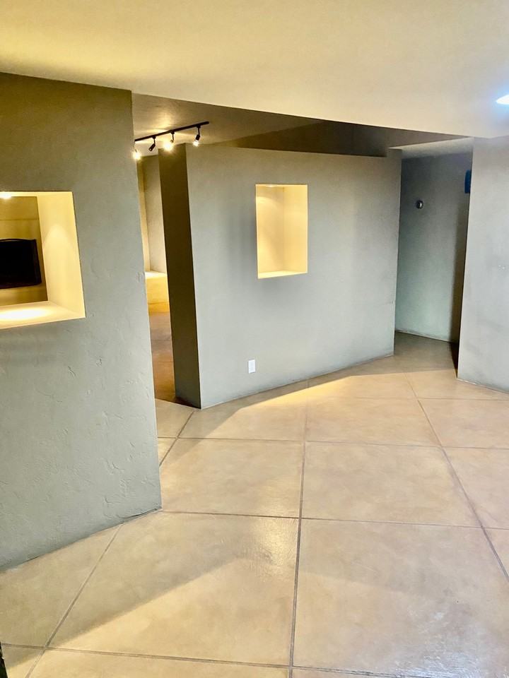 1421 S Brown Ave - Photo 3 of 24