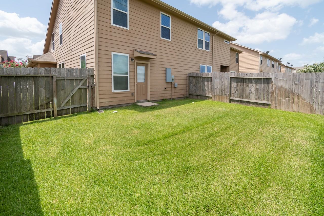 3926 Calgary Cir - Photo 3 of 13