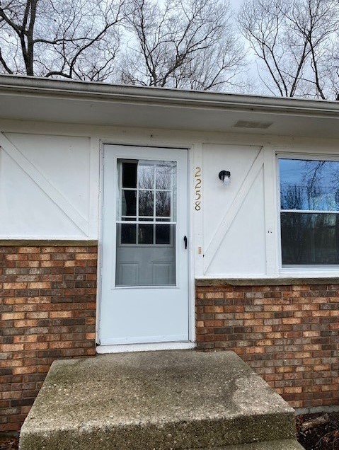 2258 Lincoln Park Dr - Photo 2 of 23