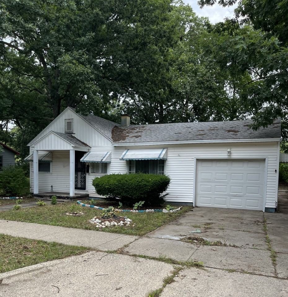 2120 Dyson St - Photo 2 of 14