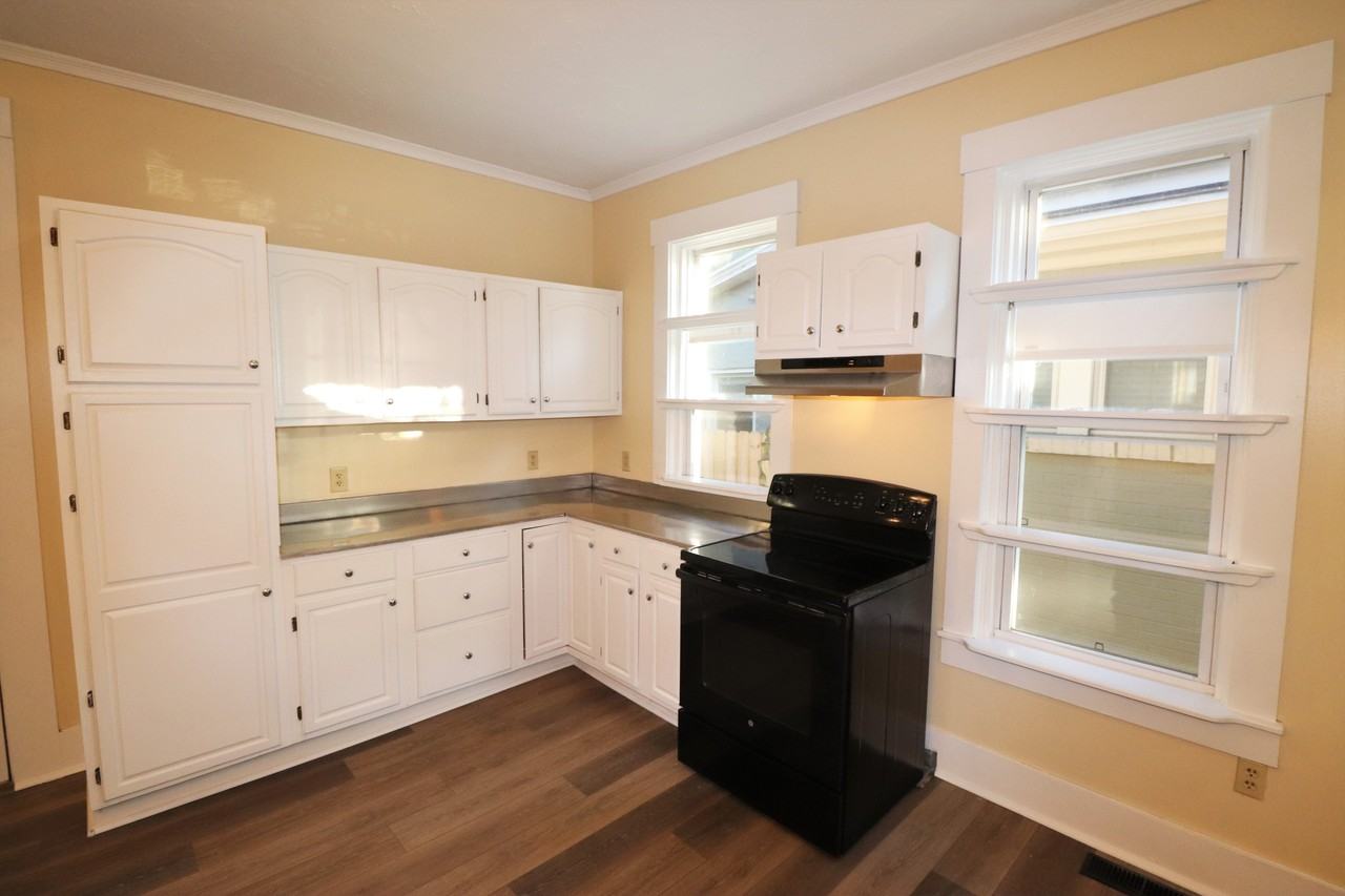 115 S 5th St - Photo 4 of 18