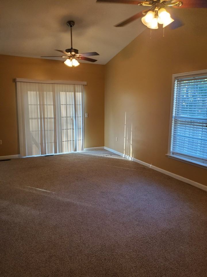 386 Land Or Dr - Photo 3 of 13