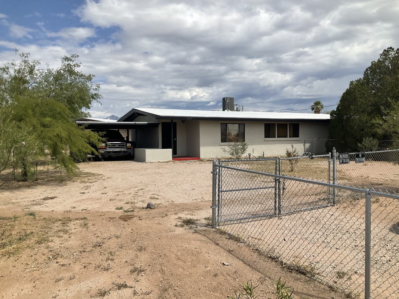 2229 S Campbell Ave - Photo 2 of 22