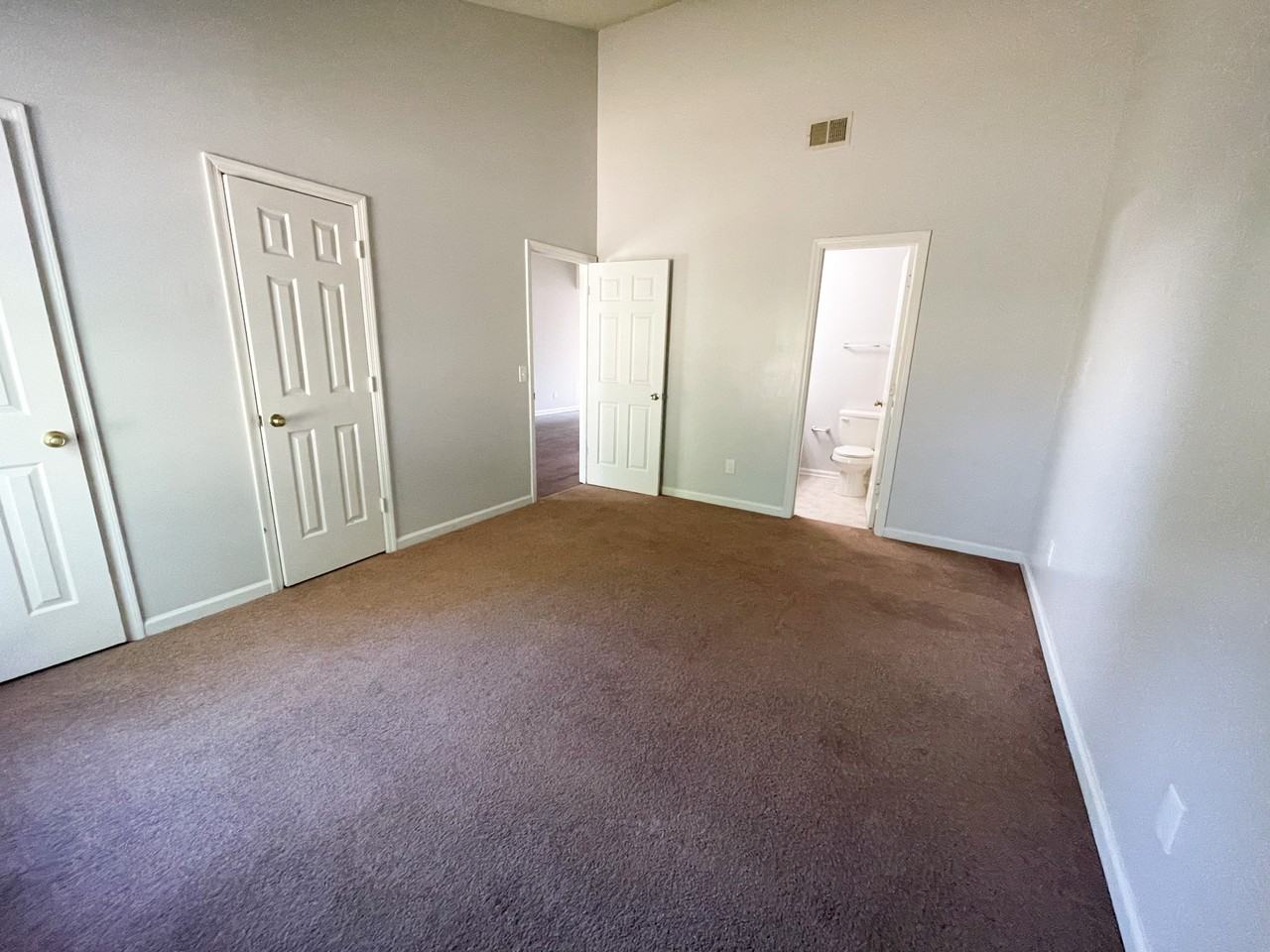 141 Villa Ct - Photo 2 of 12