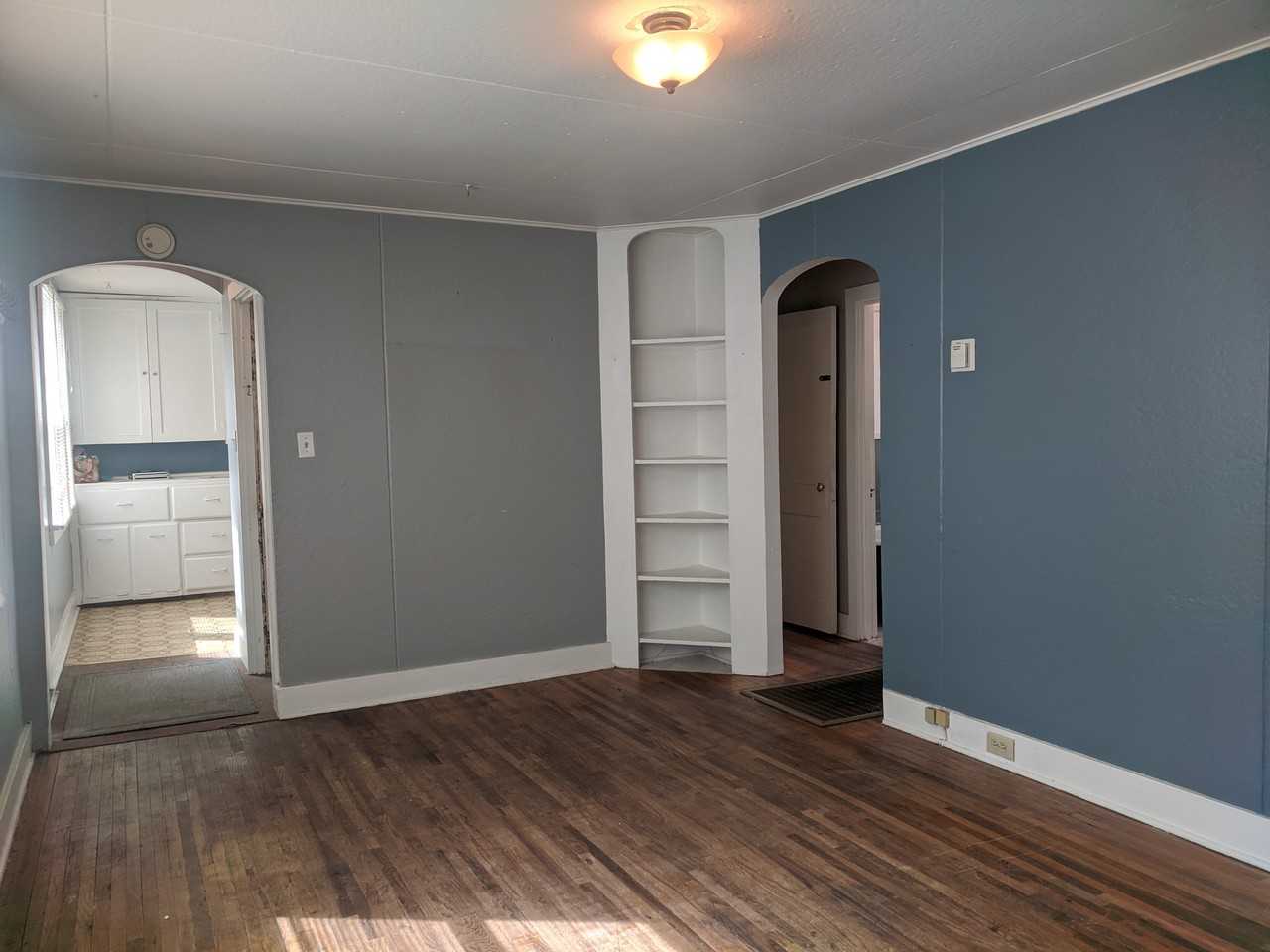 512 1/2 3rd Ave W - Photo 2 of 9