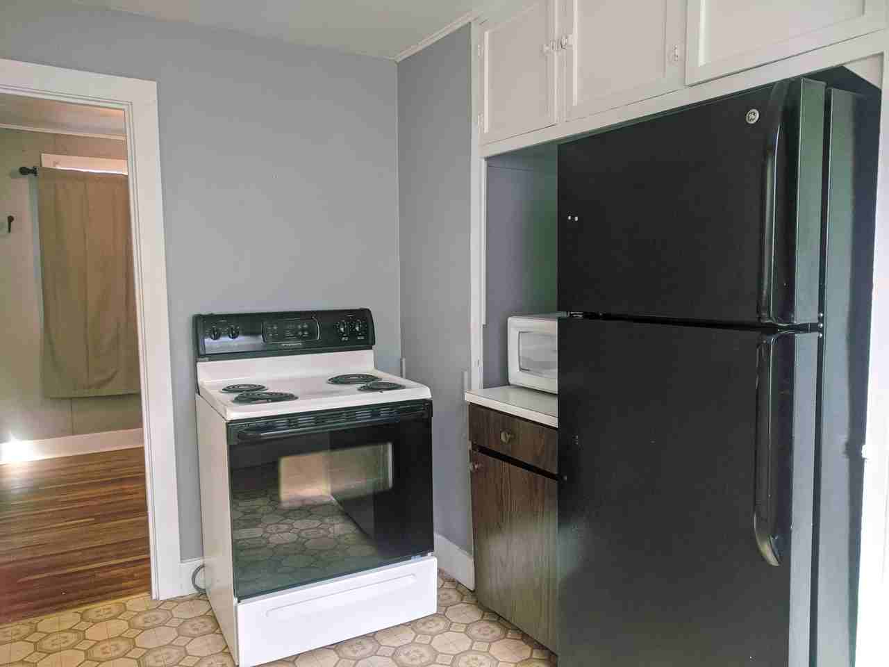 512 1/2 3rd Ave W - Photo 3 of 9