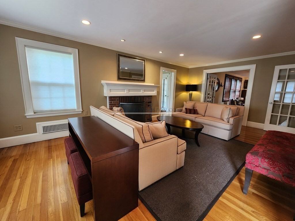 145 Hawthorn Rd - Photo 2 of 23