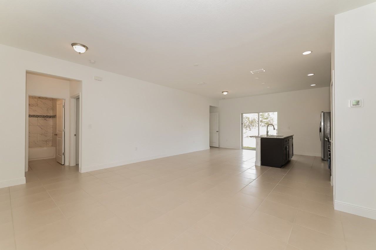 416 Lark Ct - Photo 5 of 17