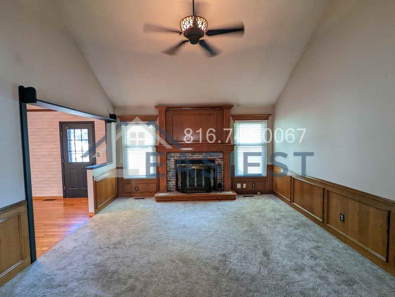 409 Southeast Mount Vernon Drive - Photo 3 of 20